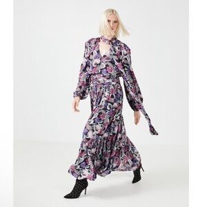 BCBGMAXAZRIA NWT long floral paisley maxi dress with sleeves and a tie-neck
